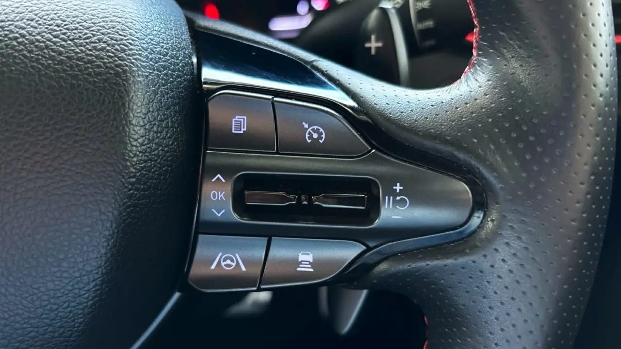 2022 HYUNDAI i30 Gallery Image 16