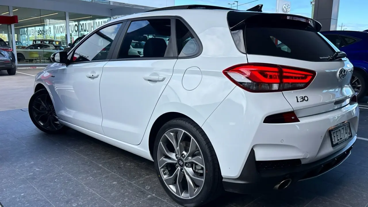 2022 HYUNDAI i30 Gallery Image 8