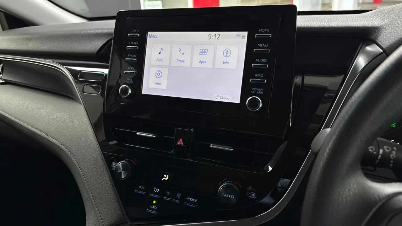 2024 Toyota Camry Hybrid Gallery Image 12