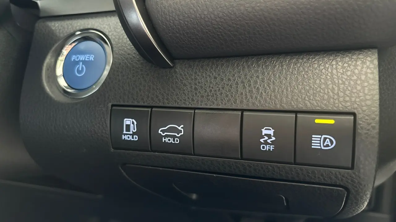 2024 Toyota Camry Hybrid Gallery Image 16