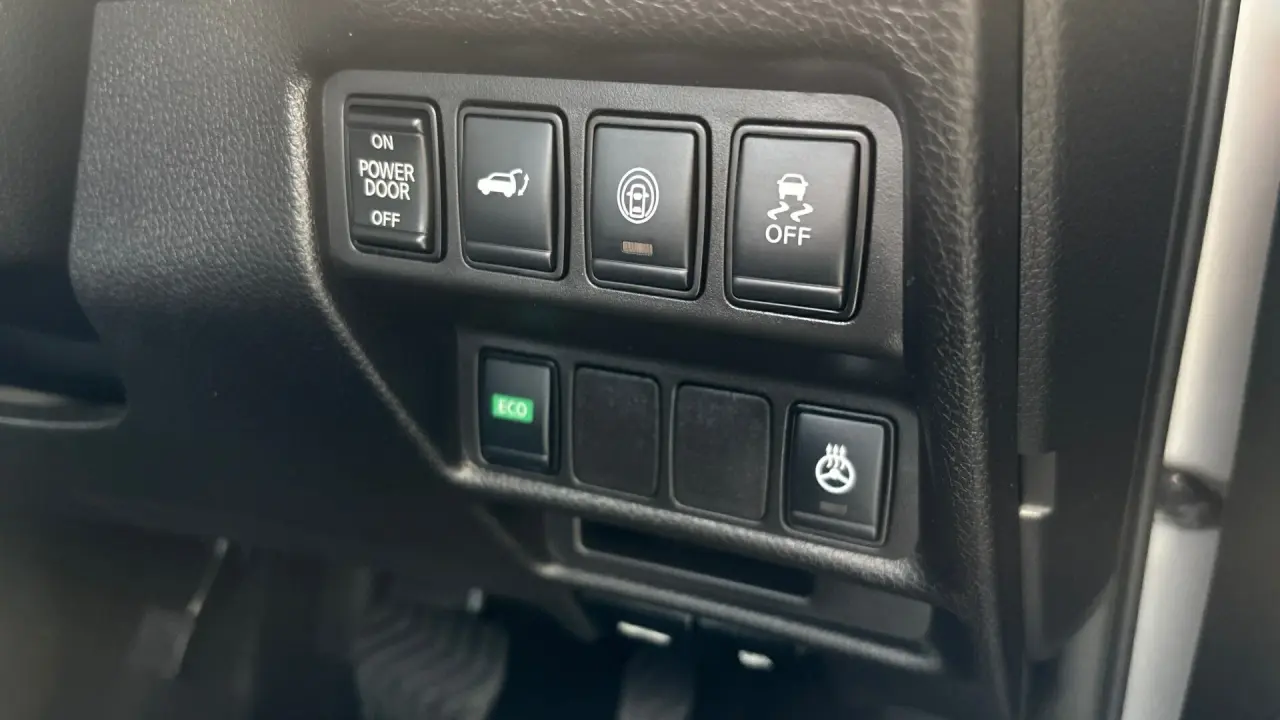 2021 NISSAN X-TRAIL Gallery Image 17