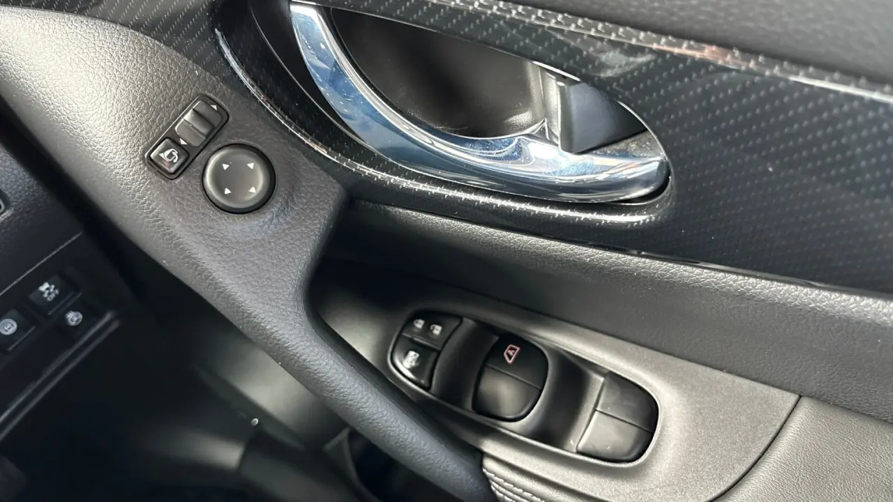 2021 NISSAN X-TRAIL Gallery Image 18