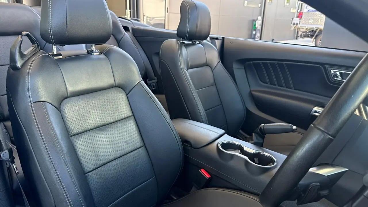 2016 FORD MUSTANG Gallery Image 10