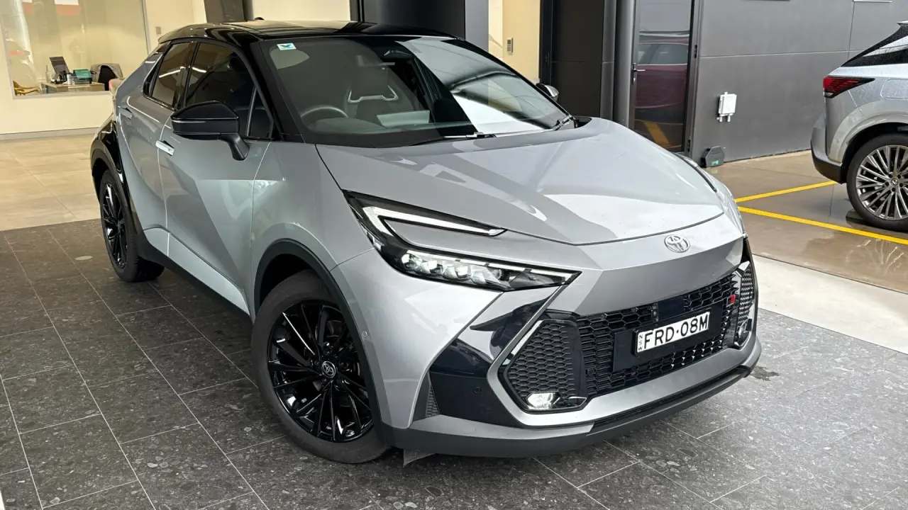 2024 Toyota C-HR Hybrid Gallery Image 1
