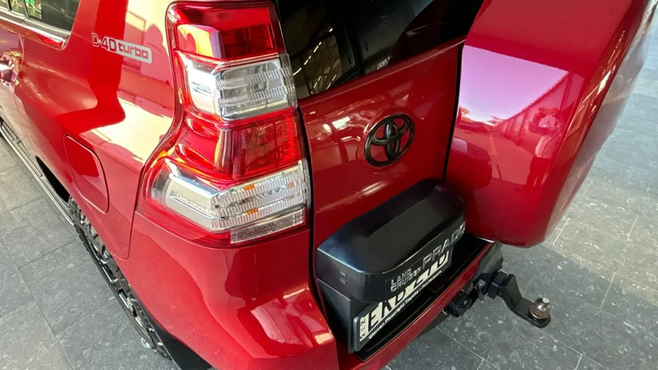 2017 Toyota Prado Gallery Image 4