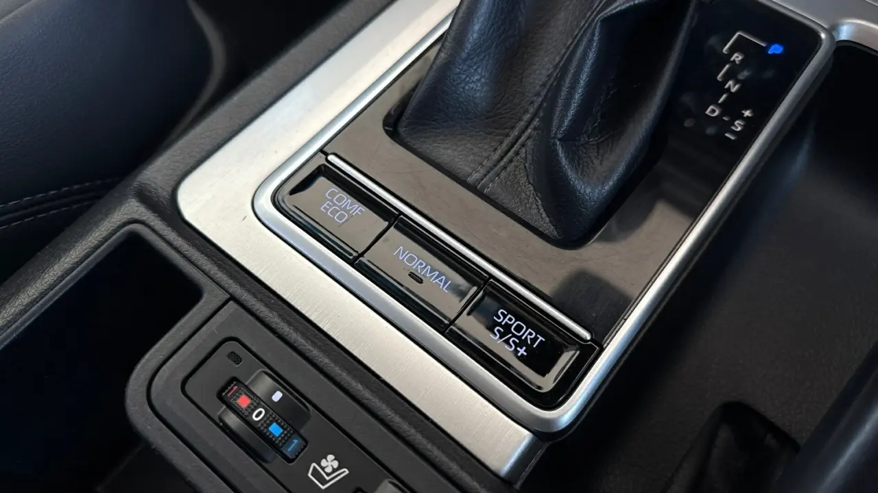 2020 Toyota Prado Gallery Image 16