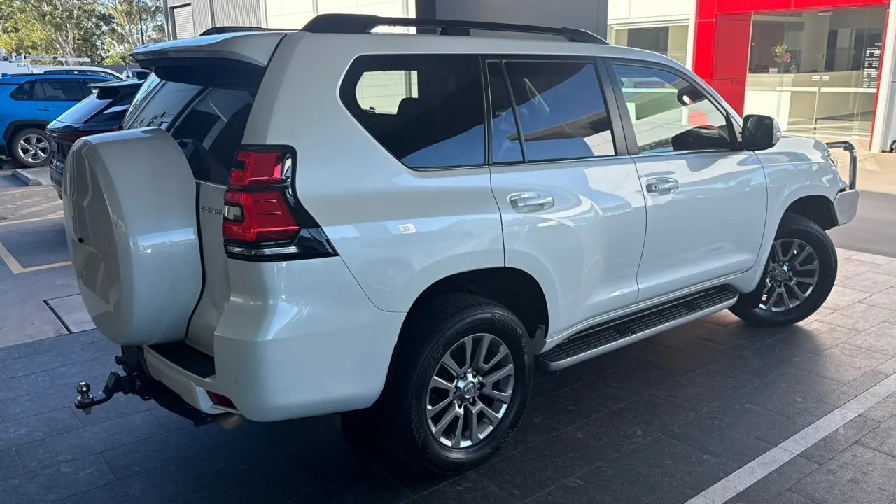 2020 Toyota Prado Gallery Image 3