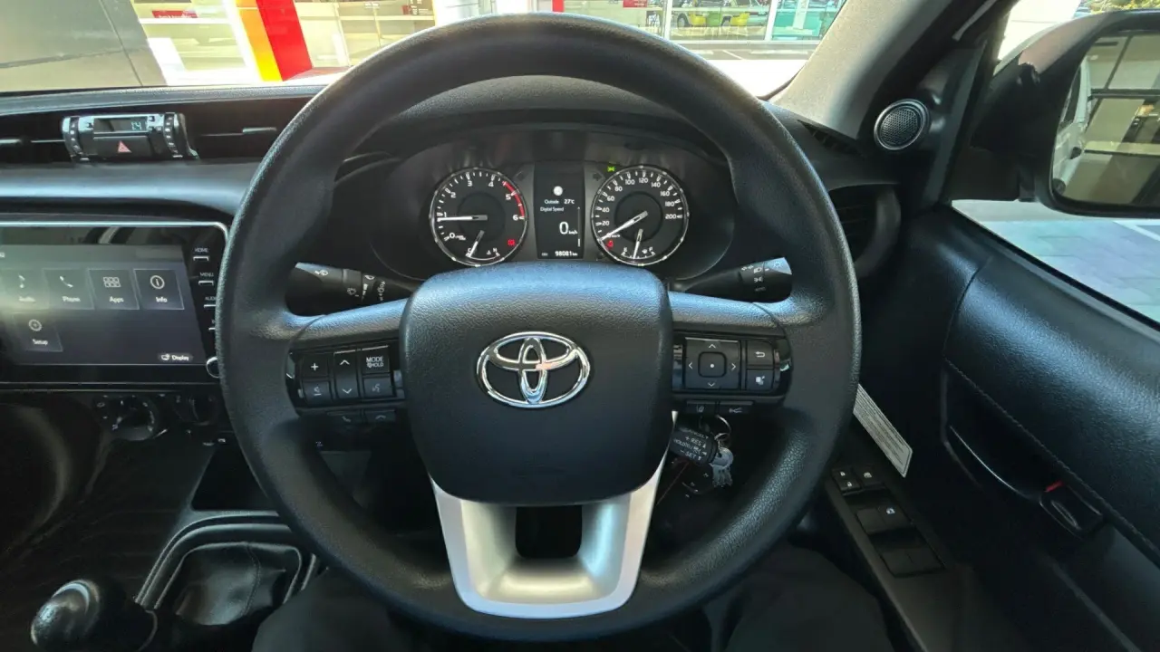 2021 Toyota Hilux Gallery Image 10