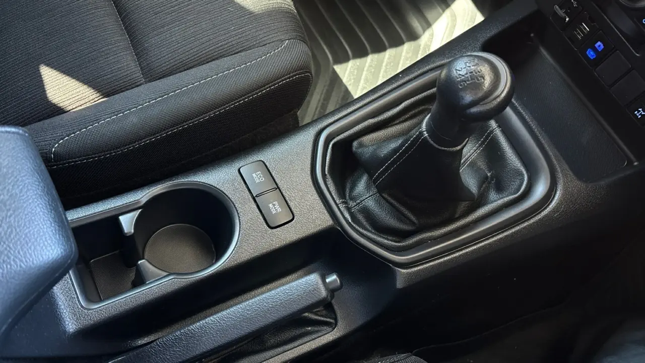 2021 Toyota Hilux Gallery Image 12