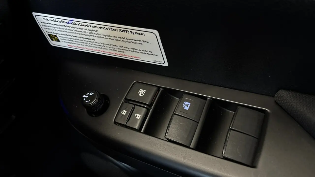 2021 Toyota Hilux Gallery Image 13