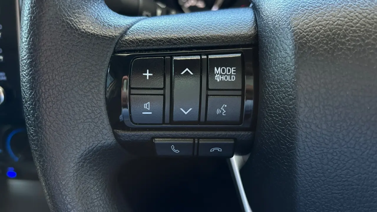 2021 Toyota Hilux Gallery Image 16