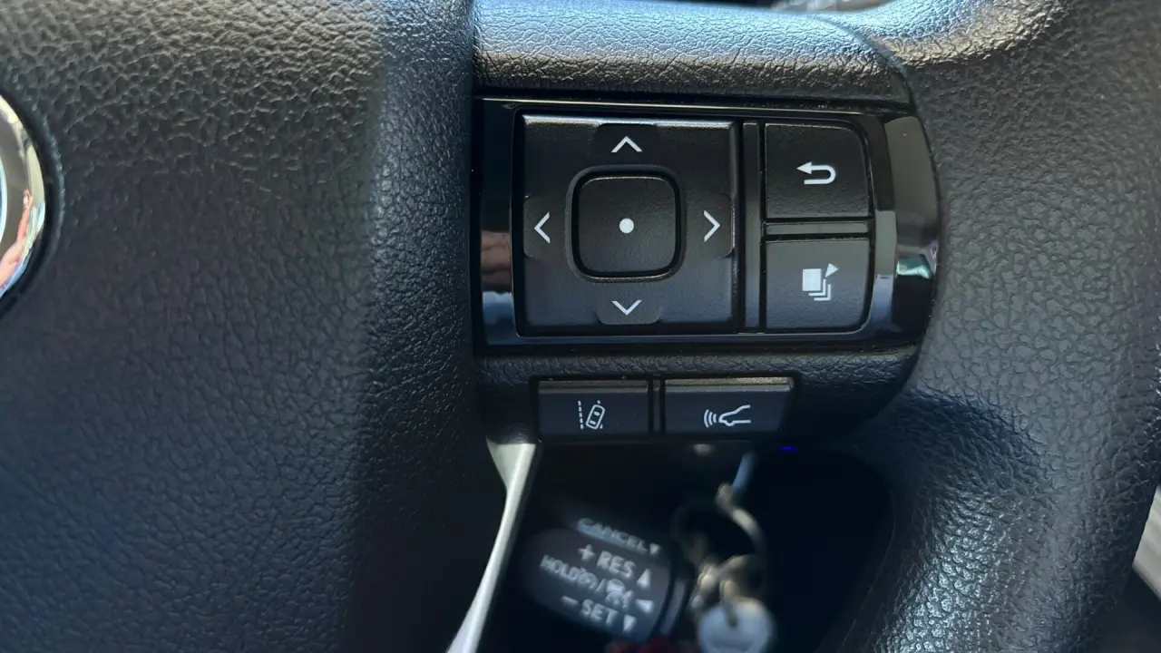 2021 Toyota Hilux Gallery Image 17