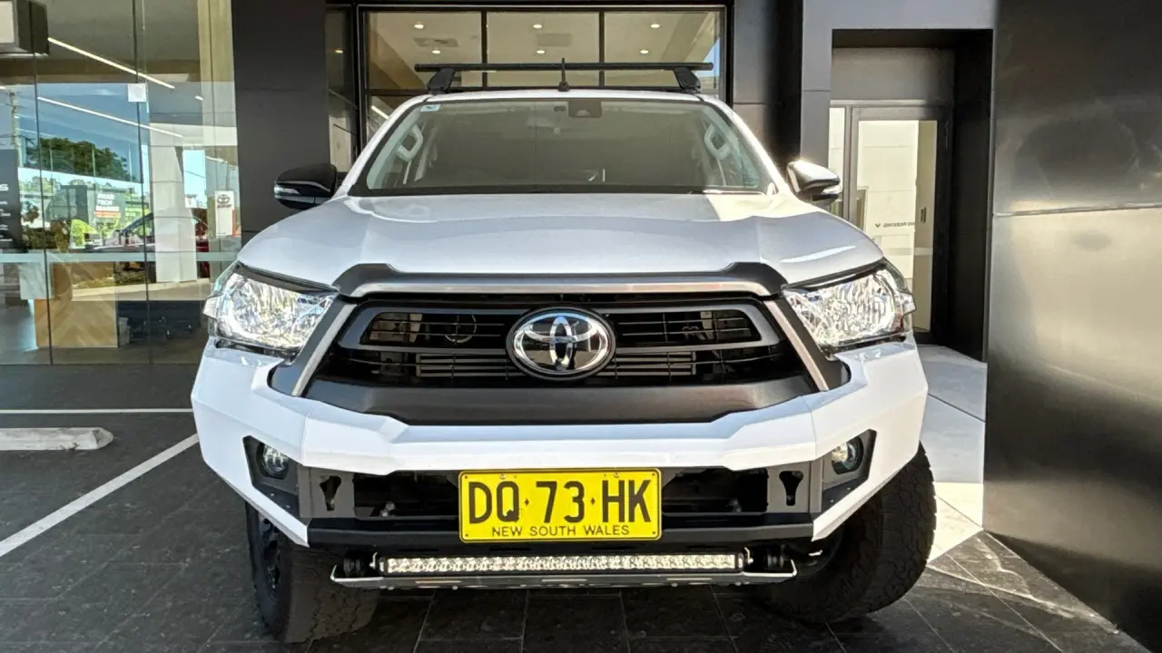 2021 Toyota Hilux Gallery Image 2