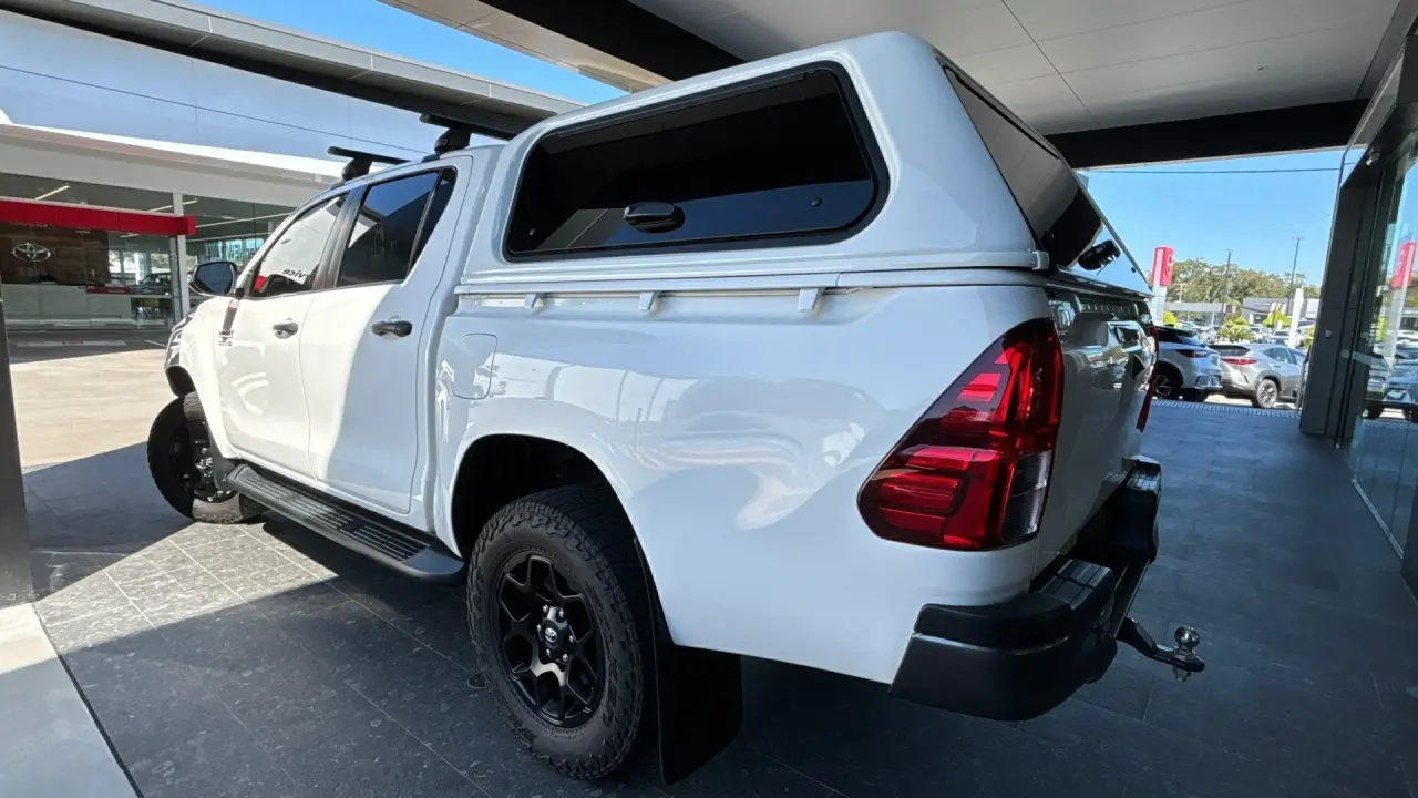 2021 Toyota Hilux Gallery Image 7