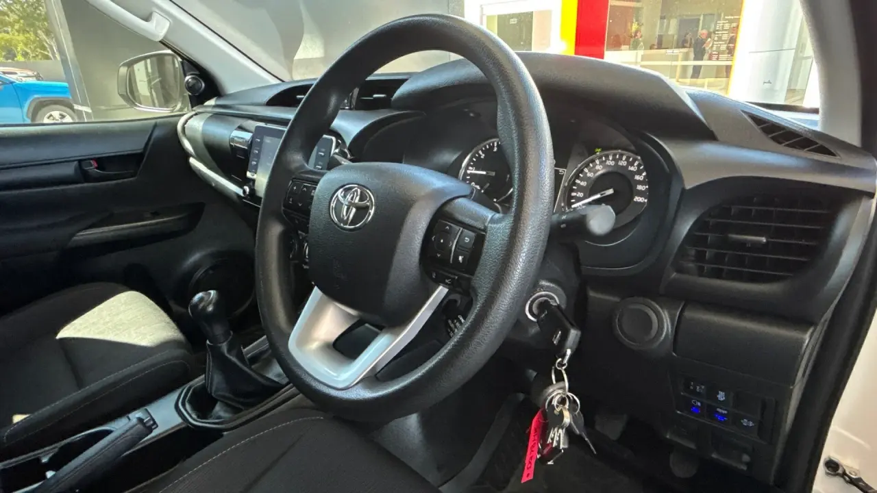 2021 Toyota Hilux Gallery Image 9