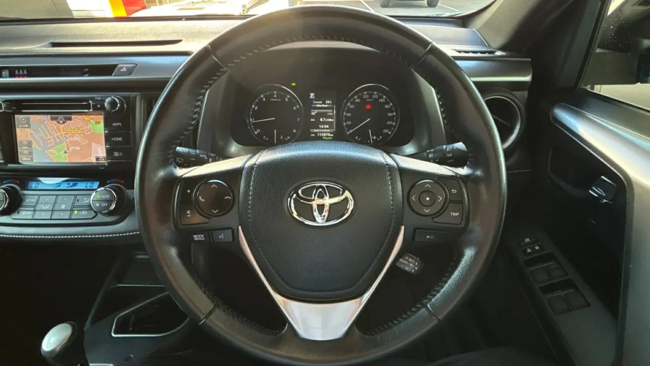 2016 Toyota RAV4 Gallery Image 10