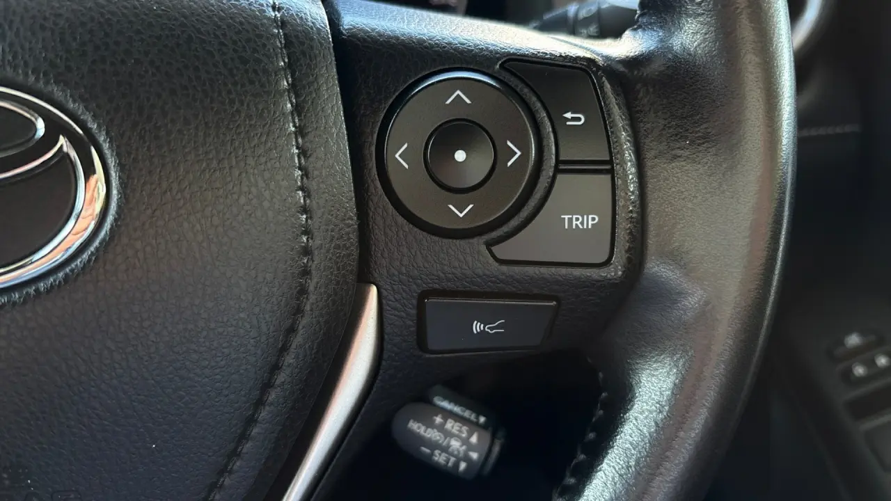 2016 Toyota RAV4 Gallery Image 15