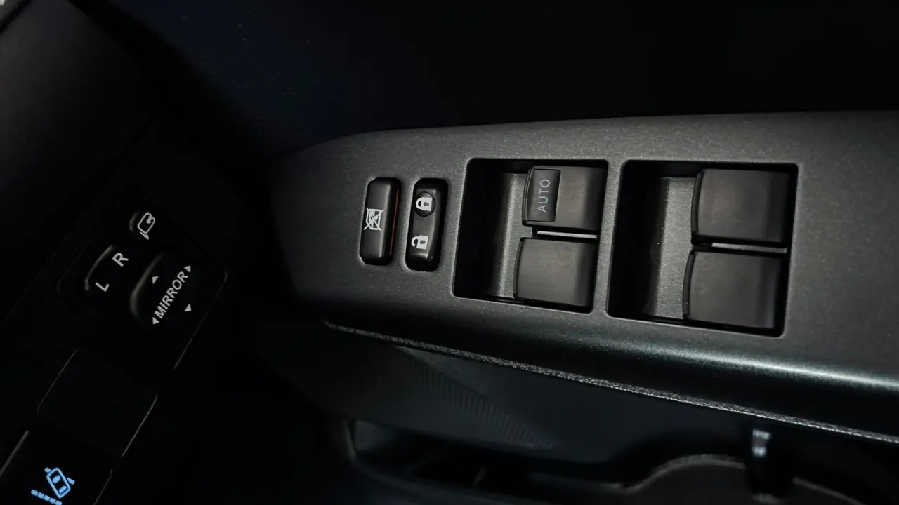 2016 Toyota RAV4 Gallery Image 16