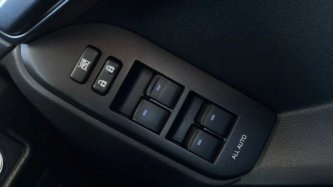 2022 Toyota Prado Gallery Image 17