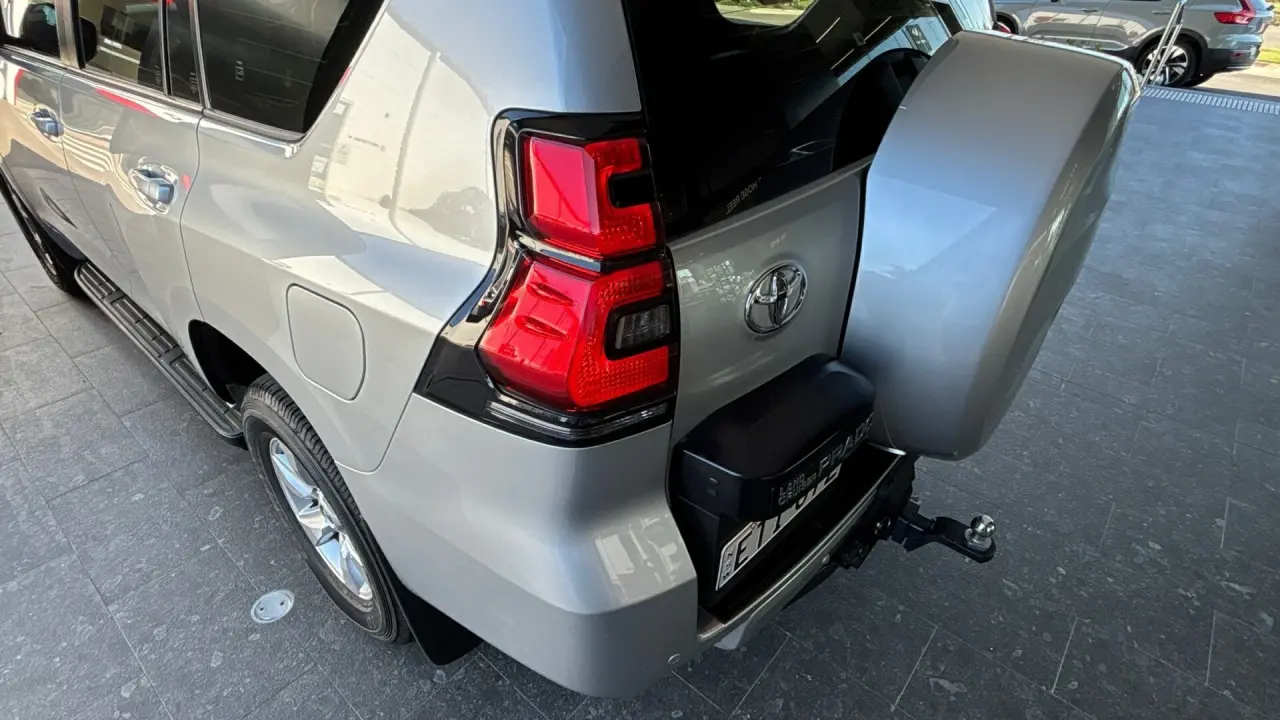 2022 Toyota Prado Gallery Image 4