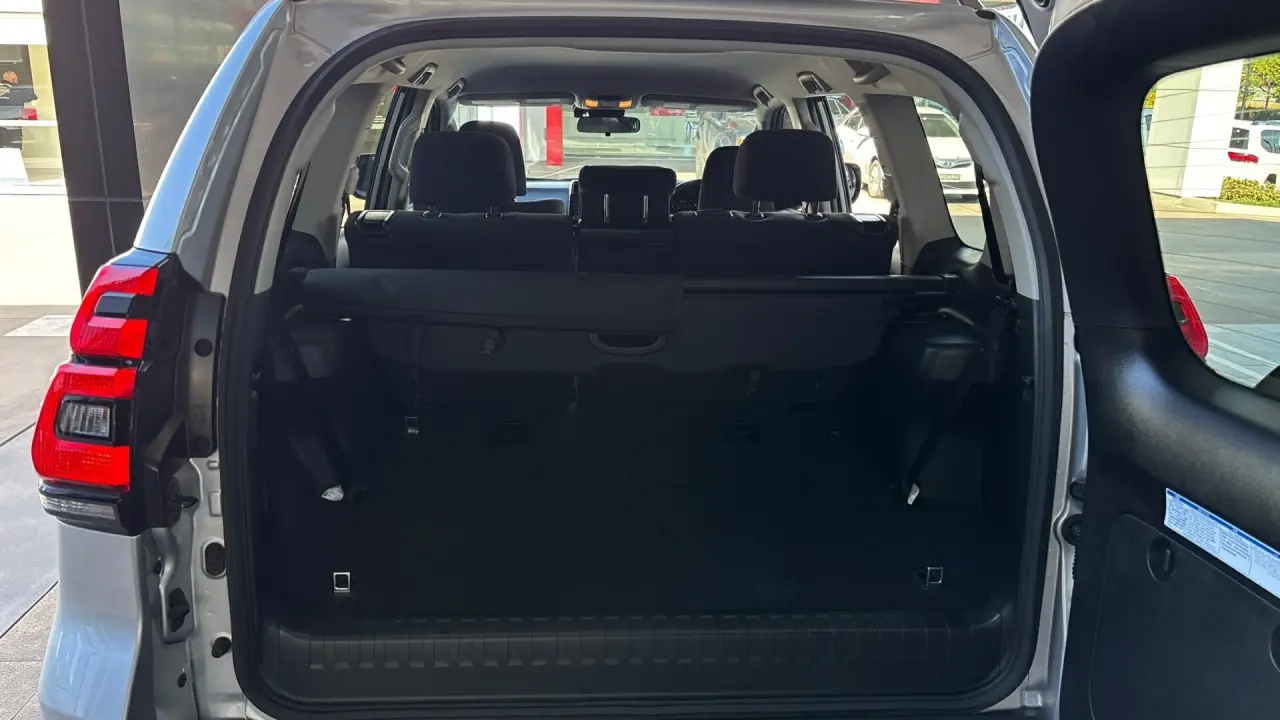 2022 Toyota Prado Gallery Image 6