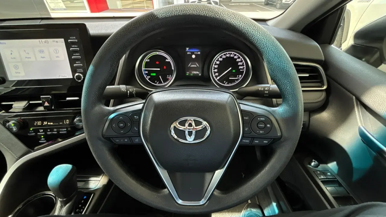 2024 Toyota Camry Hybrid Gallery Image 10