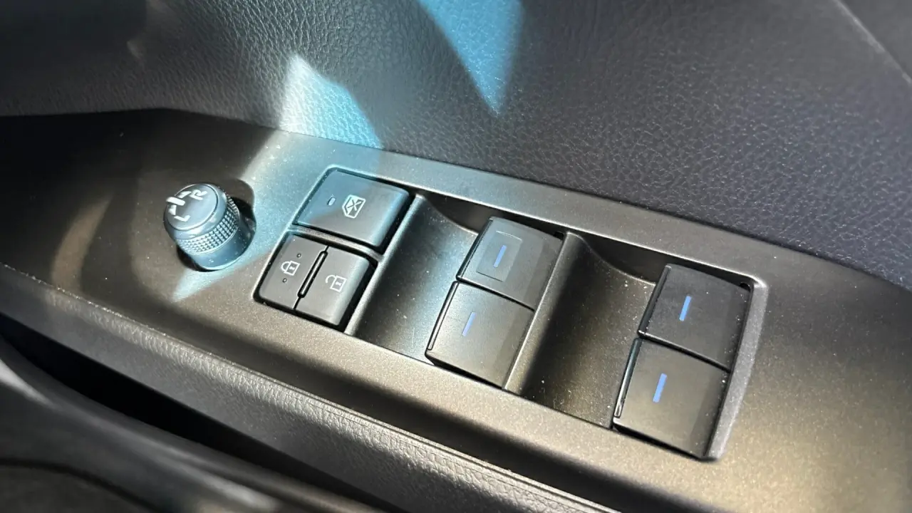 2024 Toyota Camry Hybrid Gallery Image 16