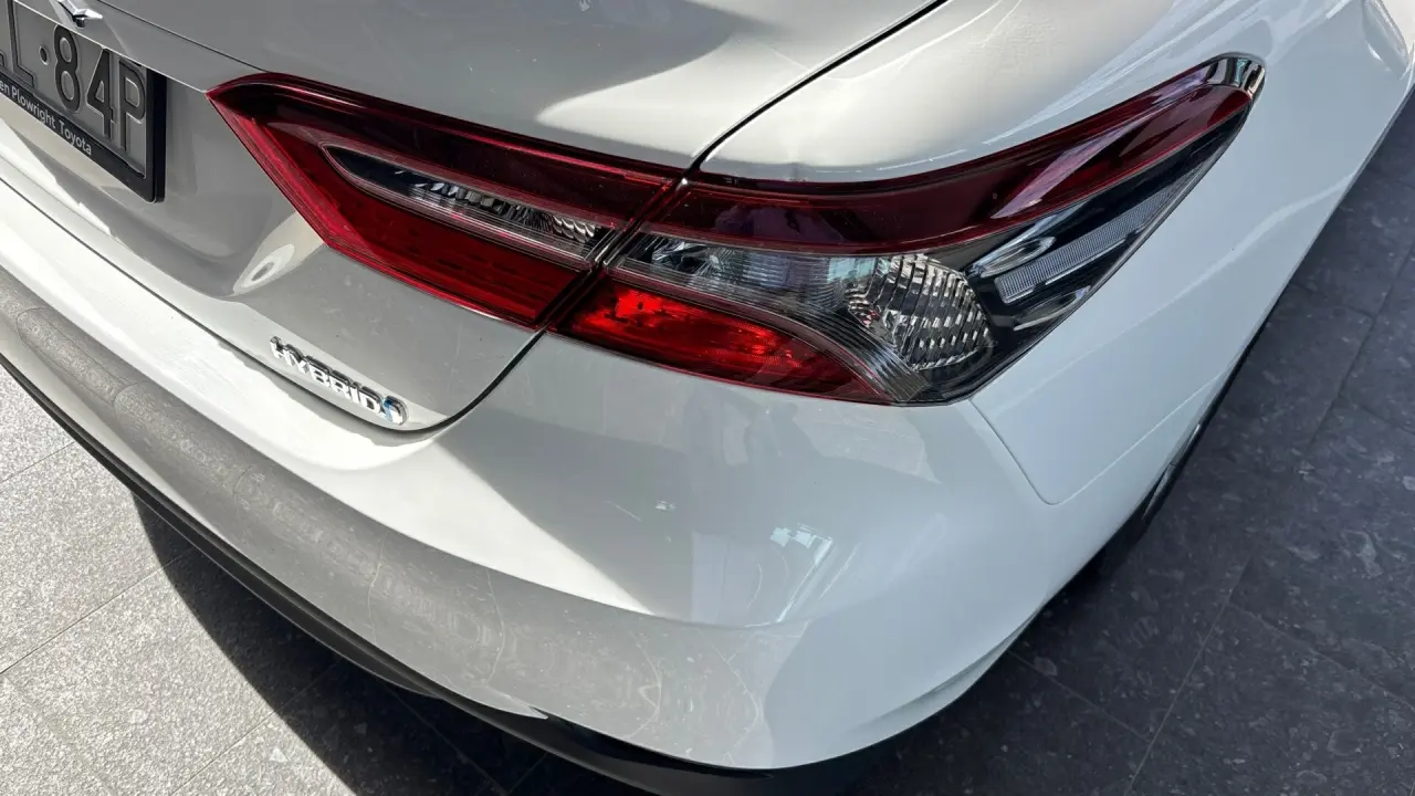 2024 Toyota Camry Hybrid Gallery Image 4