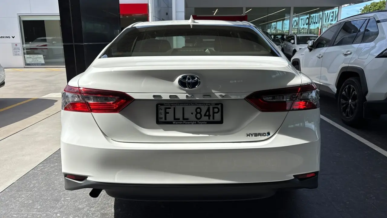 2024 Toyota Camry Hybrid Gallery Image 5