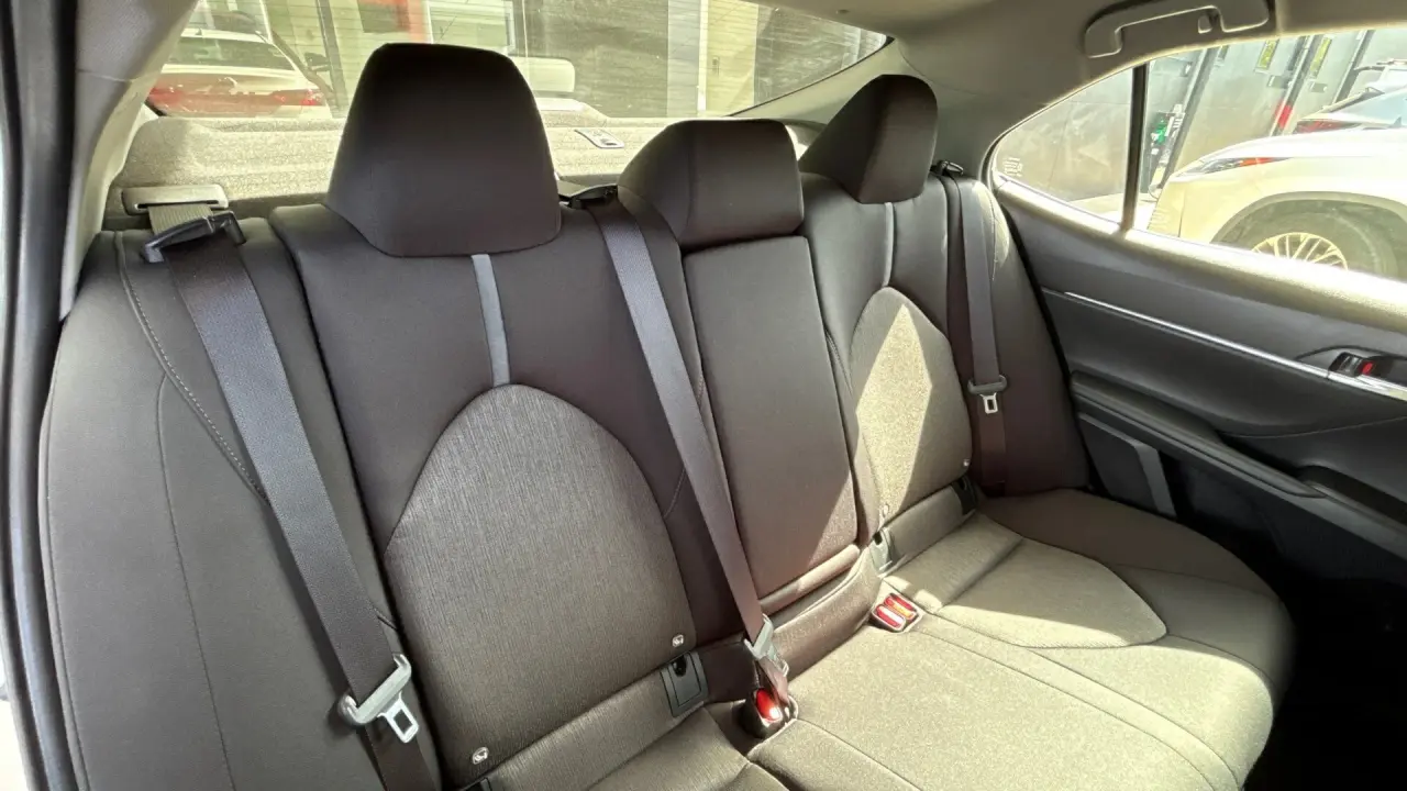 2024 Toyota Camry Hybrid Gallery Image 8