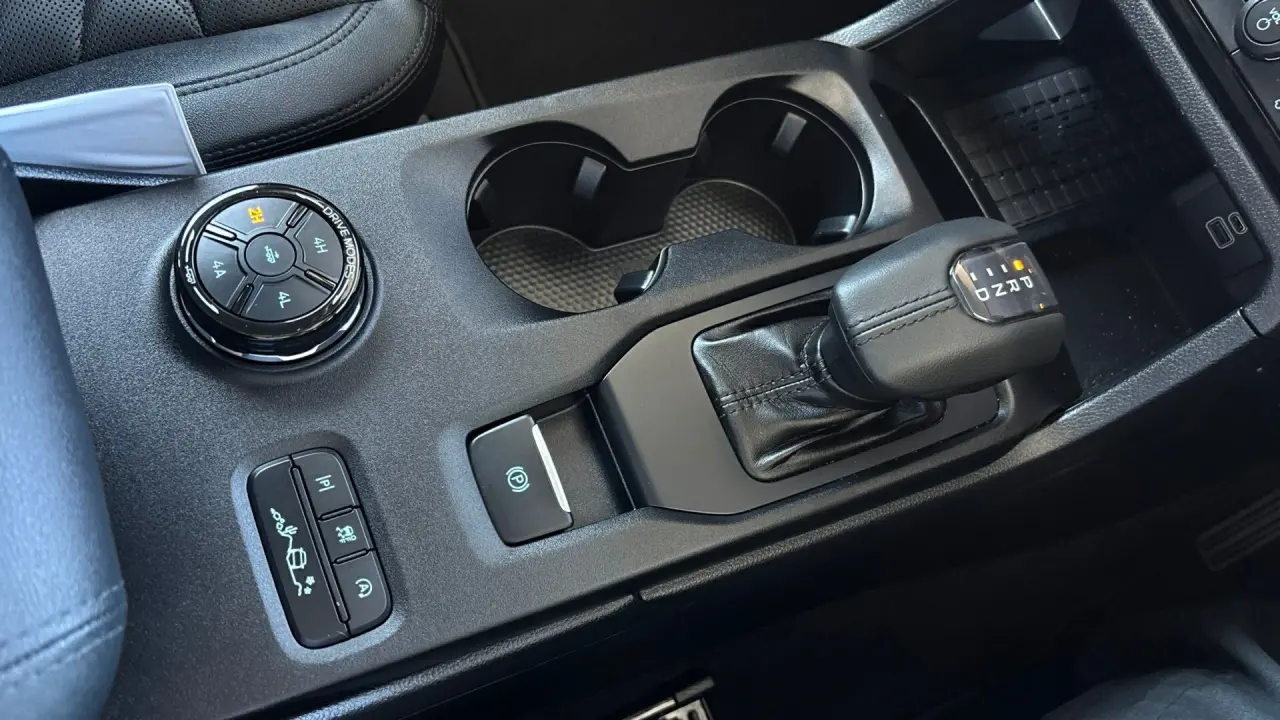 2024 FORD EVEREST Gallery Image 13