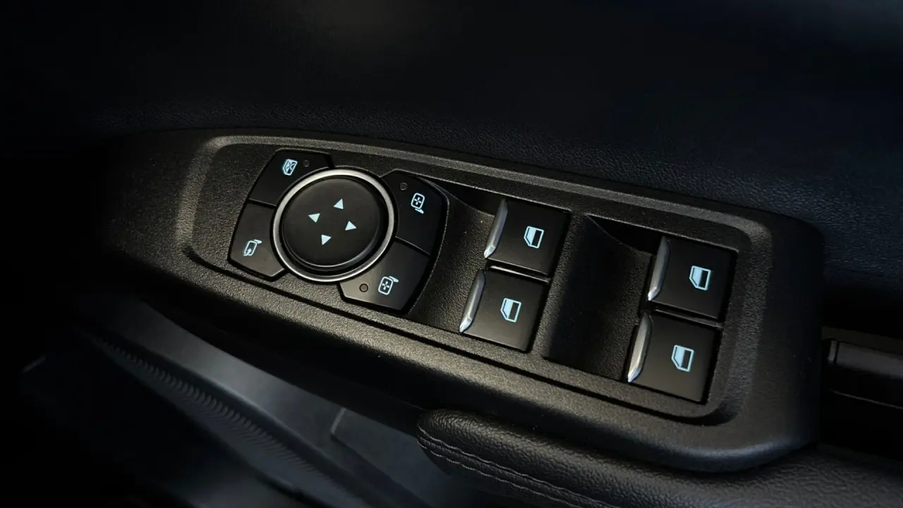 2024 FORD EVEREST Gallery Image 17