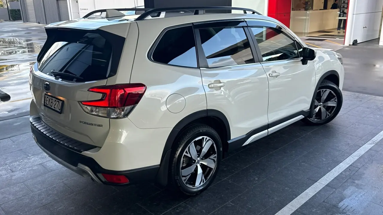 2019 SUBARU FORESTER Gallery Image 4