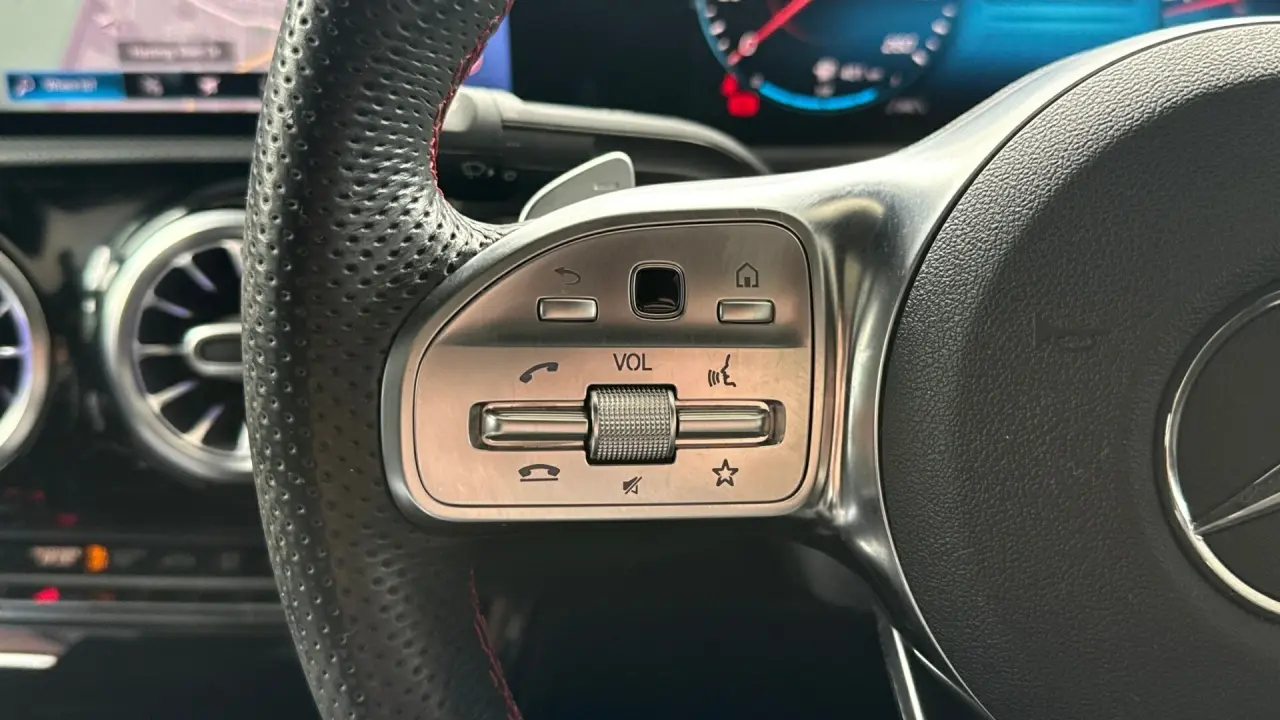 2019 MERCEDES-BENZ CLA Gallery Image 12
