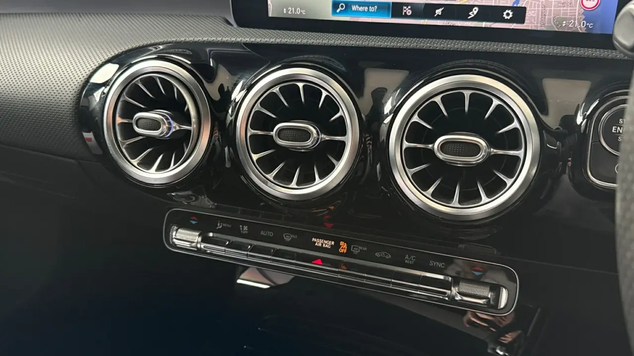 2019 MERCEDES-BENZ CLA Gallery Image 16