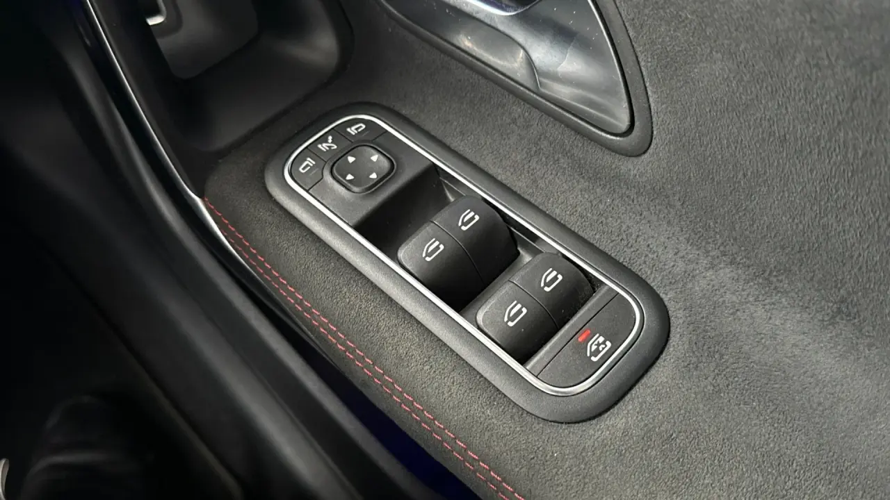 2019 MERCEDES-BENZ CLA Gallery Image 18
