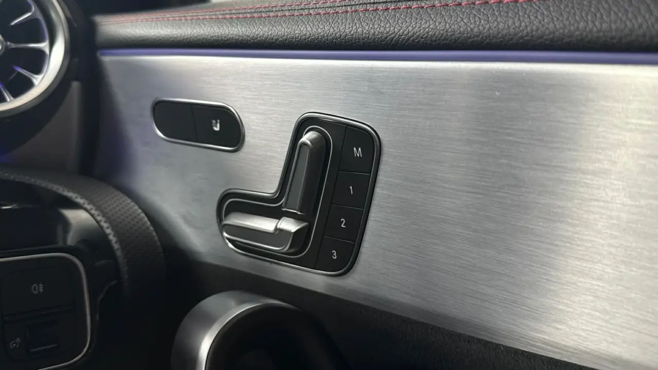 2019 MERCEDES-BENZ CLA Gallery Image 19