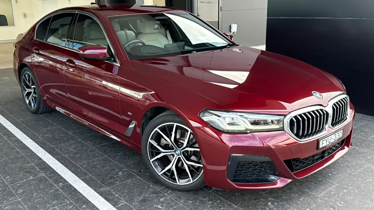 2020 BMW 5 Gallery Image 1