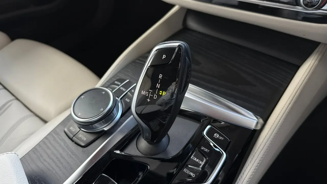 2020 BMW 5 Gallery Image 16