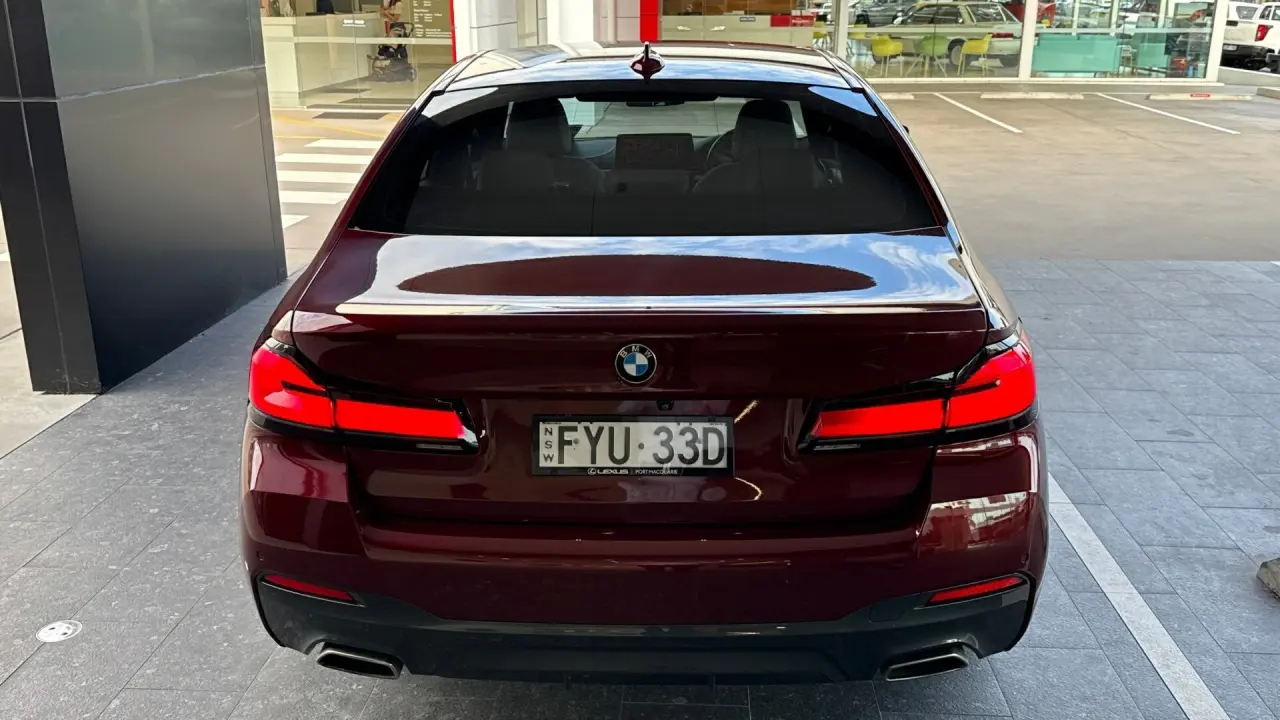 2020 BMW 5 Gallery Image 6