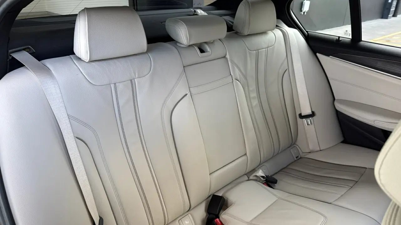 2020 BMW 5 Gallery Image 7