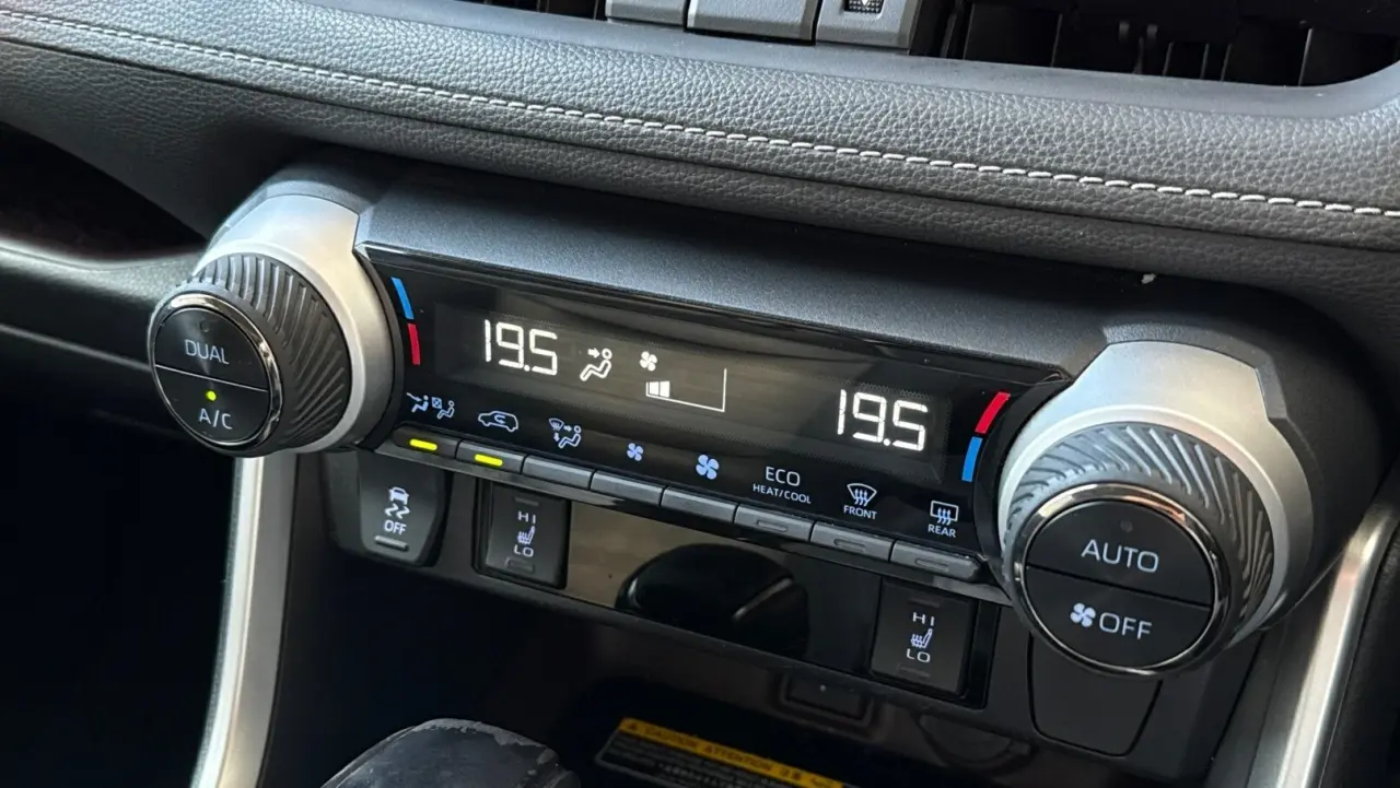 2021 Toyota RAV4 Gallery Image 15