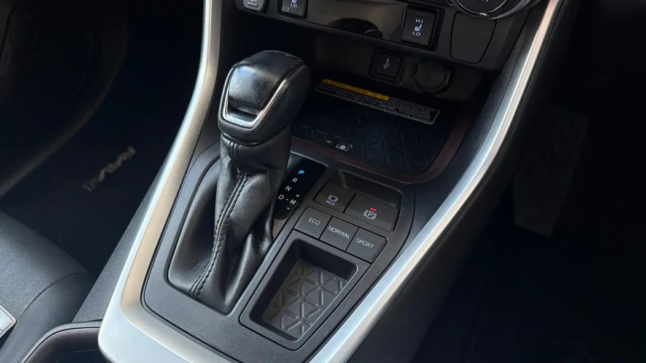 2021 Toyota RAV4 Gallery Image 16