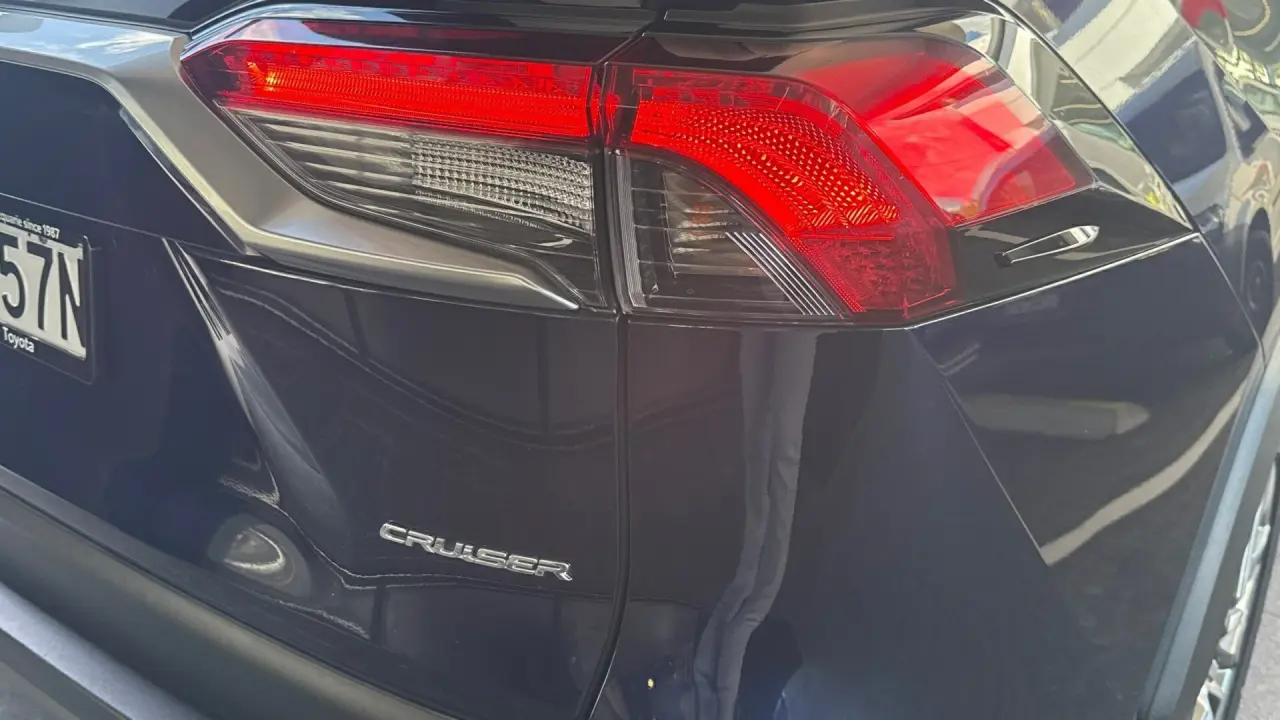 2021 Toyota RAV4 Gallery Image 5
