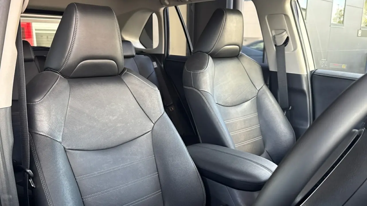 2021 Toyota RAV4 Gallery Image 8