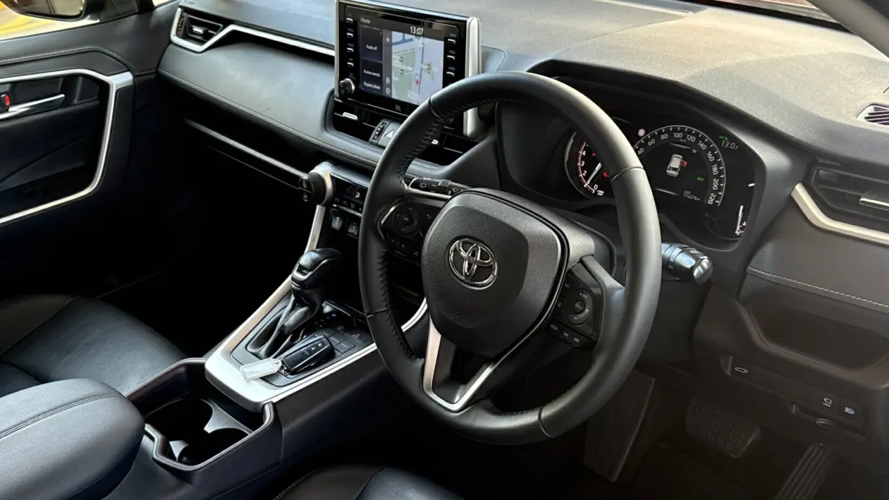 2021 Toyota RAV4 Gallery Image 9