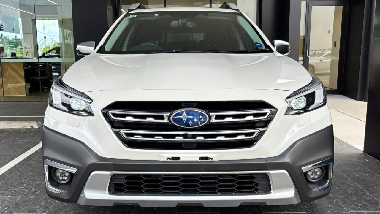 2023 SUBARU OUTBACK Gallery Image 2