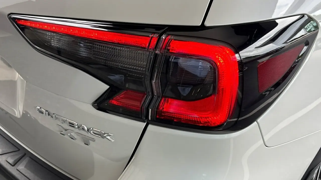 2023 SUBARU OUTBACK Gallery Image 4