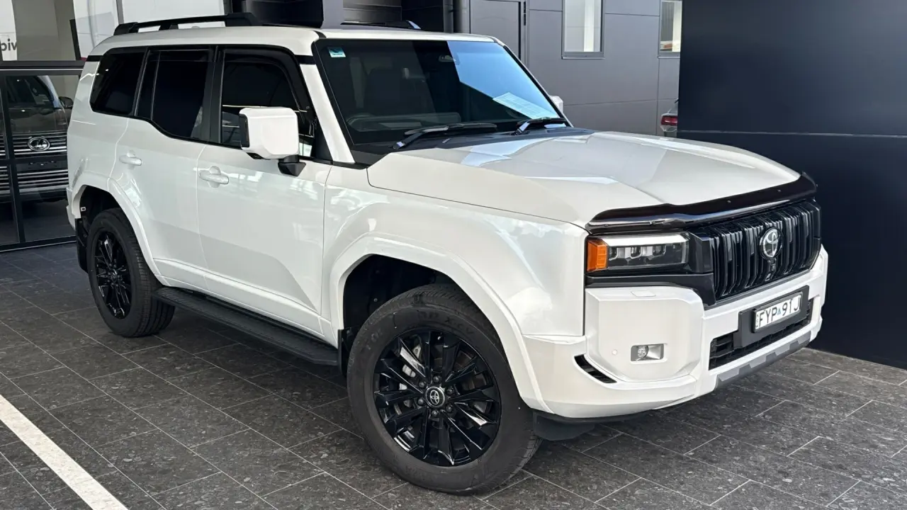 2024 Toyota Prado Gallery Image 1