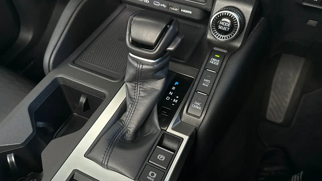 2024 Toyota Prado Gallery Image 18